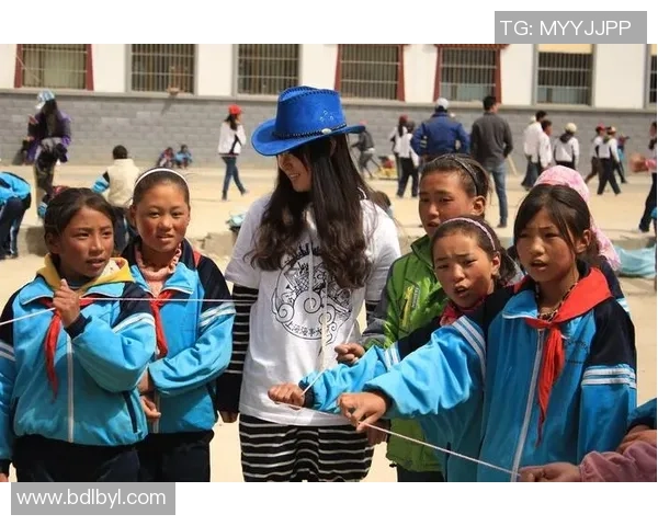 足球少年星的梦想与奋斗之路：从校园到职业赛场的成长历程